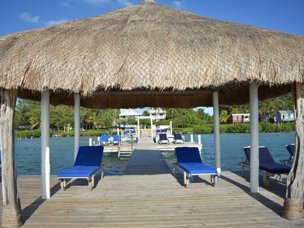 Caribbean Sunrise Villa Caye Caulker Buitenkant foto